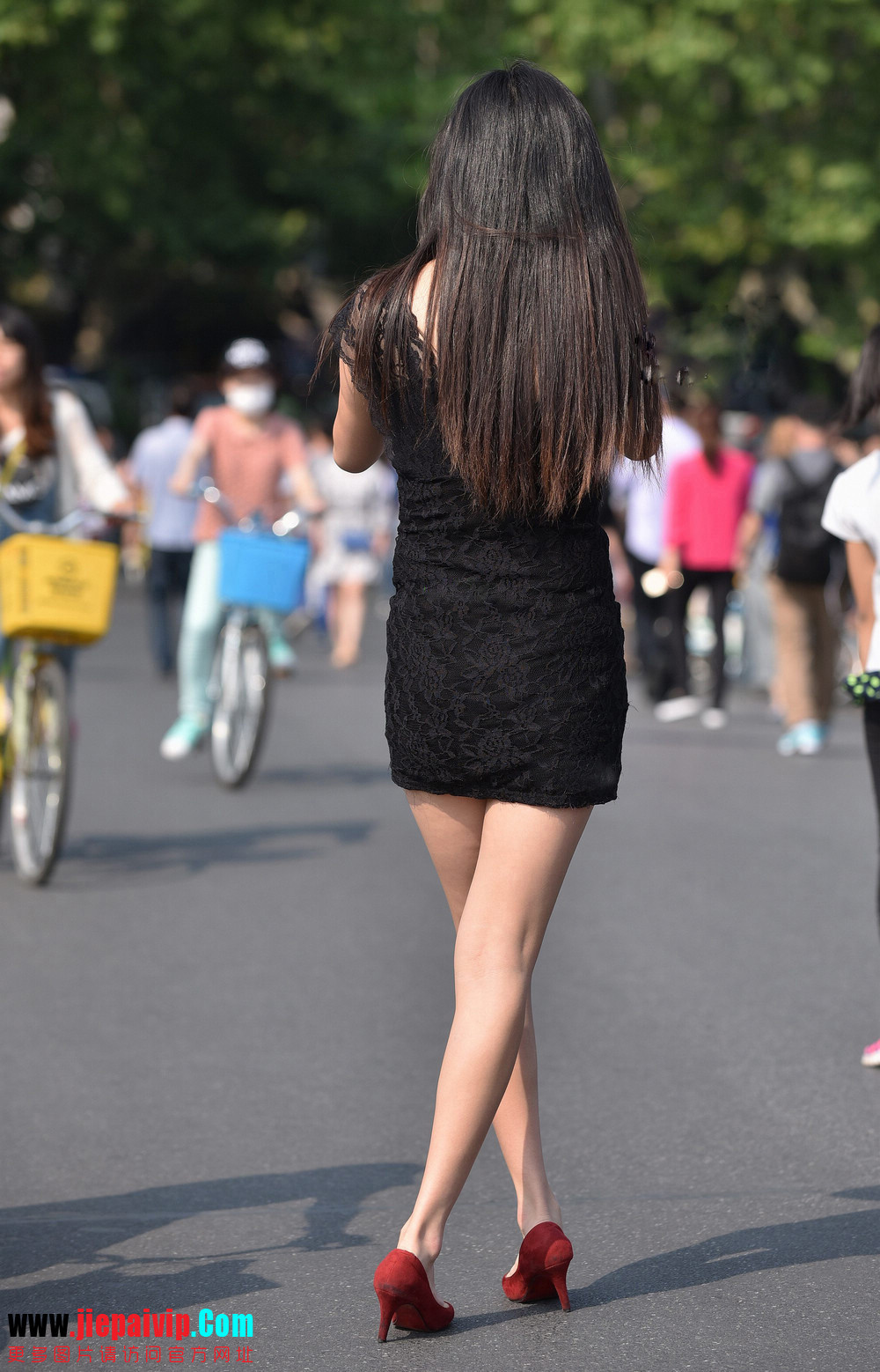 杭州街头街拍气质短裙美女6