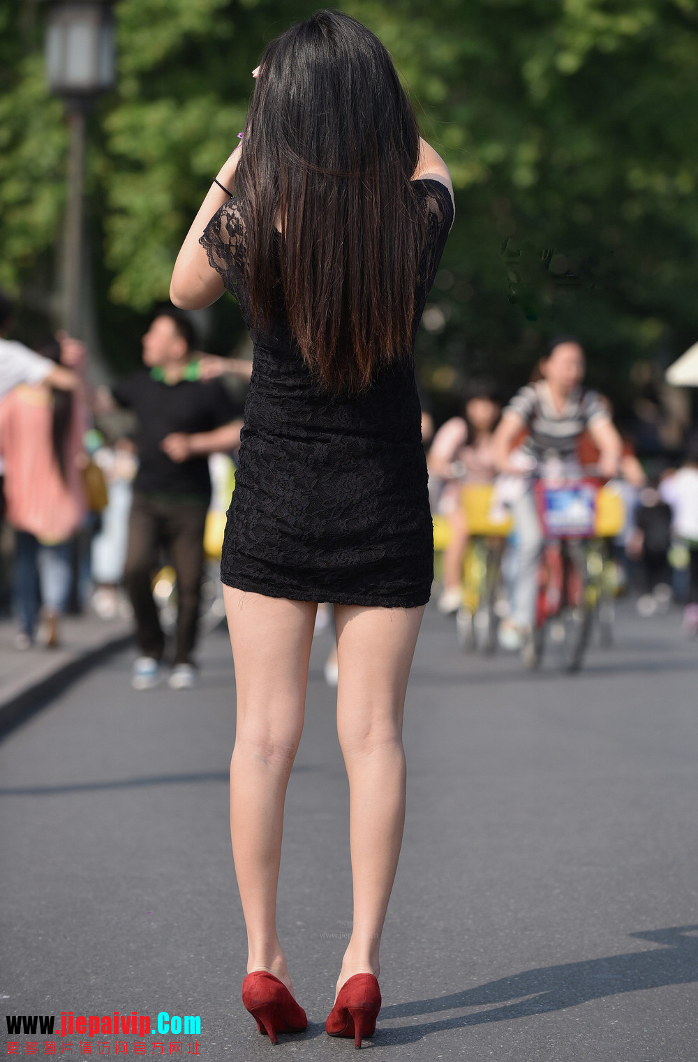 杭州街头街拍气质短裙美女7